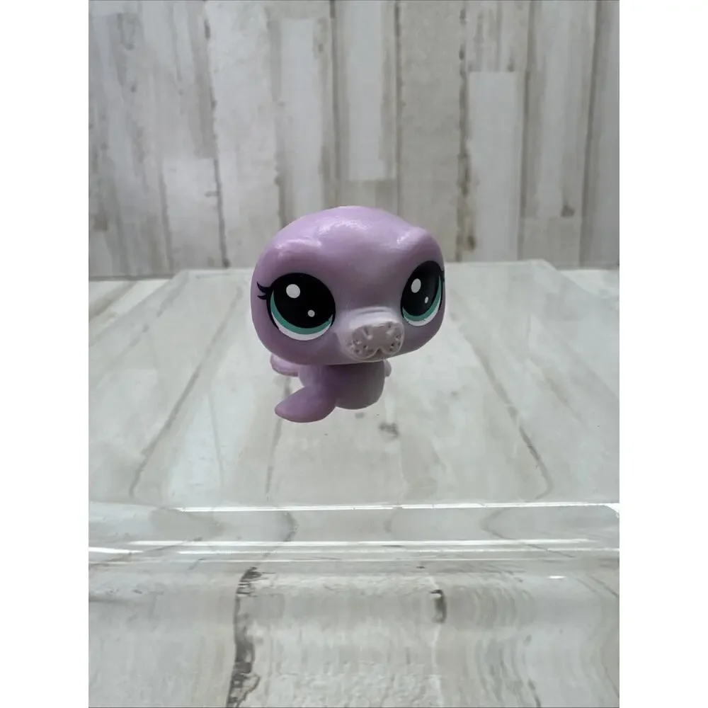 Lot Of 5 Littlest Pet Shop Mini LPS Figures Bree, Clicks, Neela, Babs, Juan
